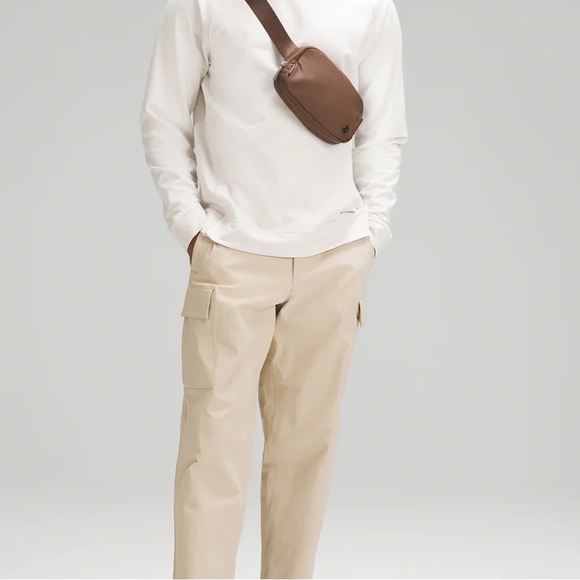 lululemon Everywhere Belt Bag in Java - Picture 5 of 6